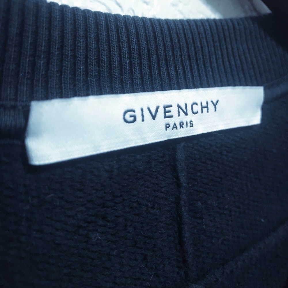 **SOLD Givenchy Rottweiler print sweater - Picture 4 of 5